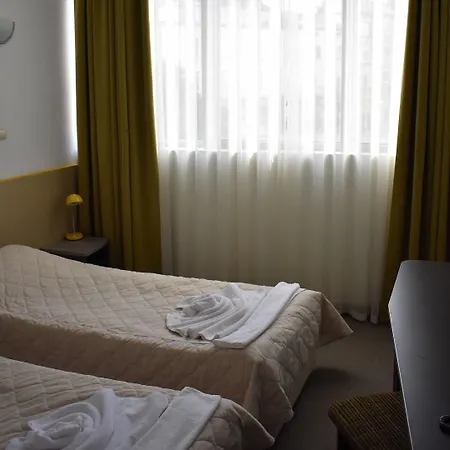 Отель Opera Family - Former 2*