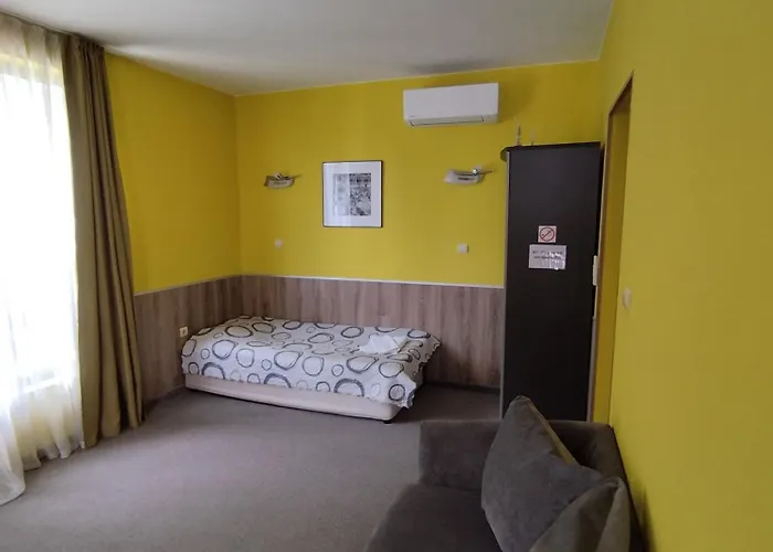 Opera Family - Former Hotell