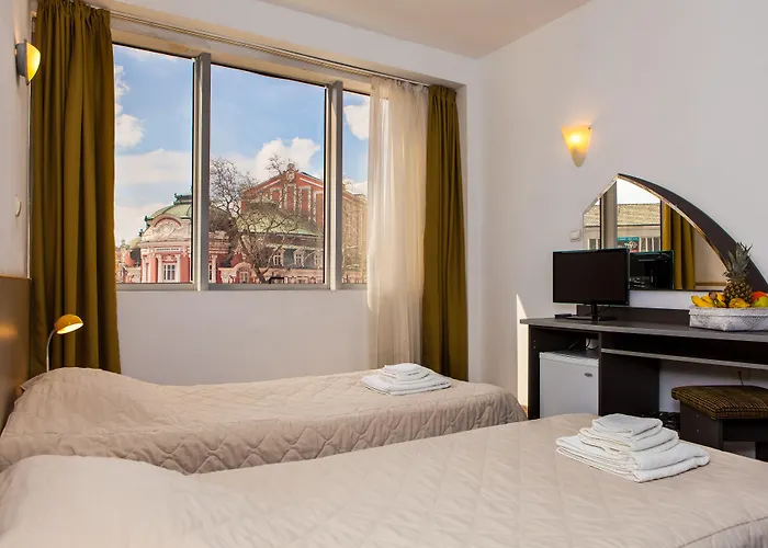 Hotel Opera Family - Former