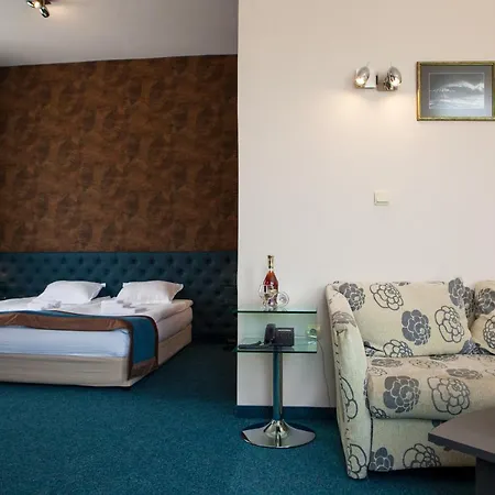 Opera Family - Former 2*