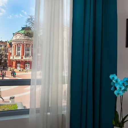 Opera Family - Former 2* Varna