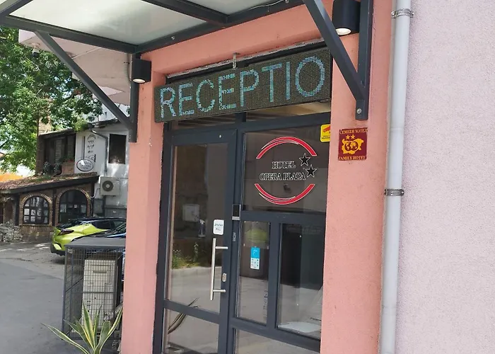 Opera Family - Former