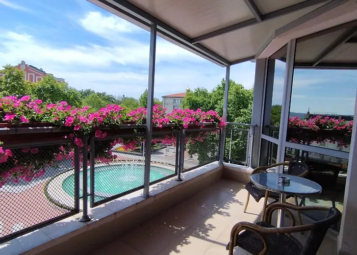 Opera Family - Former Szálloda 3*