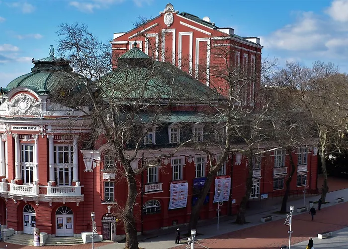 Szálloda Opera Family - Former 3*